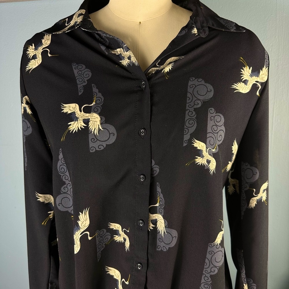 T Tahari Crane Pattern Blouse